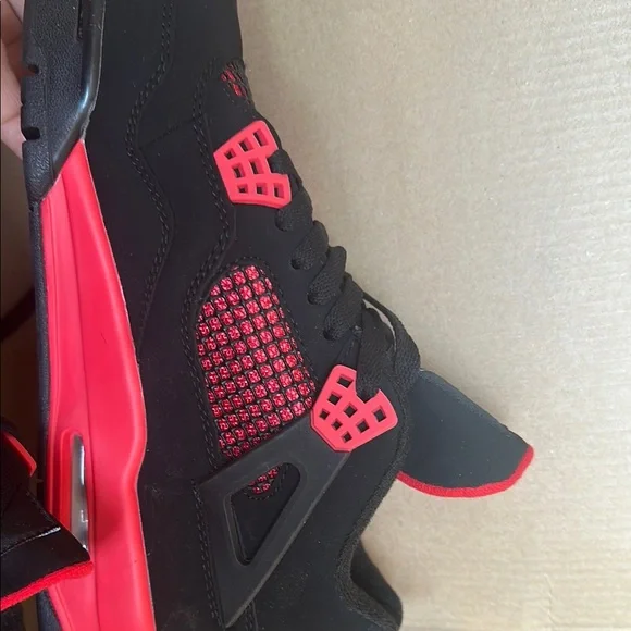 Air Jordan 4 Retro Men's Black and Red Brand New - Picture 4 of 8